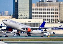LA 공항 3터미널에 이런 맛집이? 샌드위치점 팻살, 스시전문 야쿠미 오픈